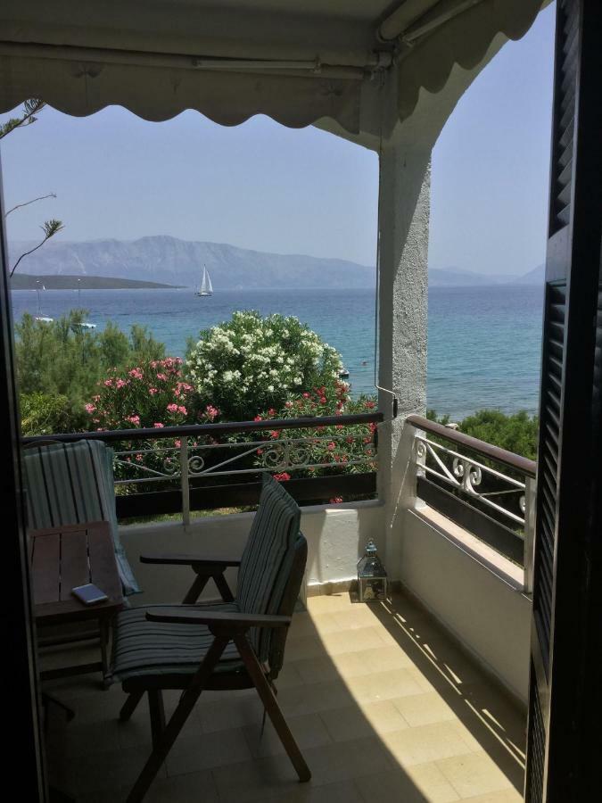 Lefkada Beachfront Apartment Никиана Екстериор снимка