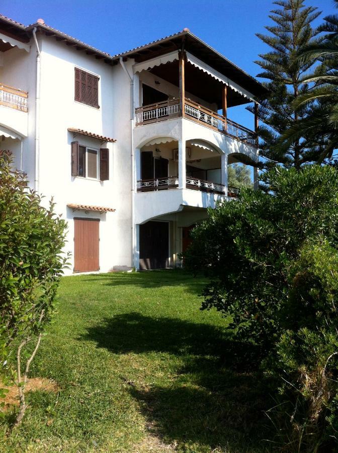 Lefkada Beachfront Apartment Никиана Екстериор снимка