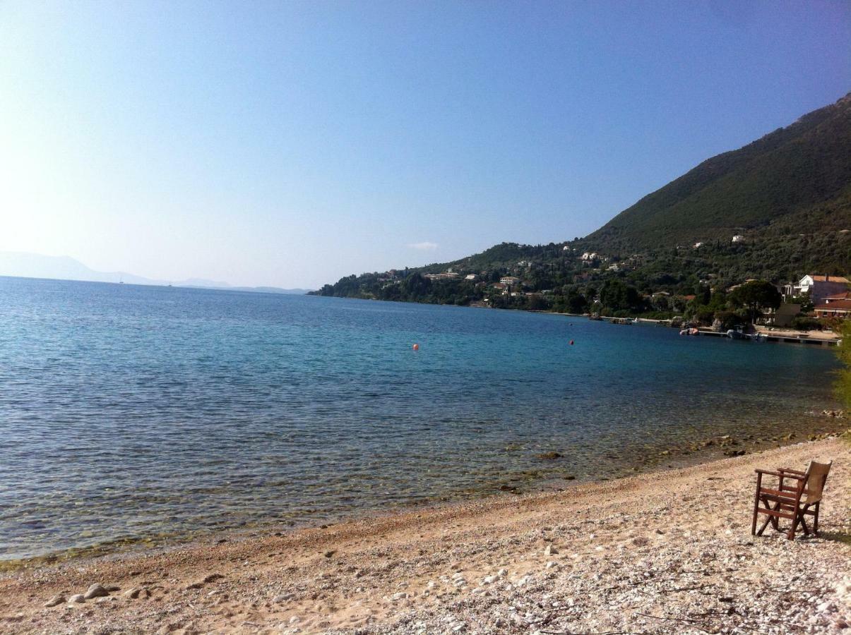 Lefkada Beachfront Apartment Никиана Екстериор снимка